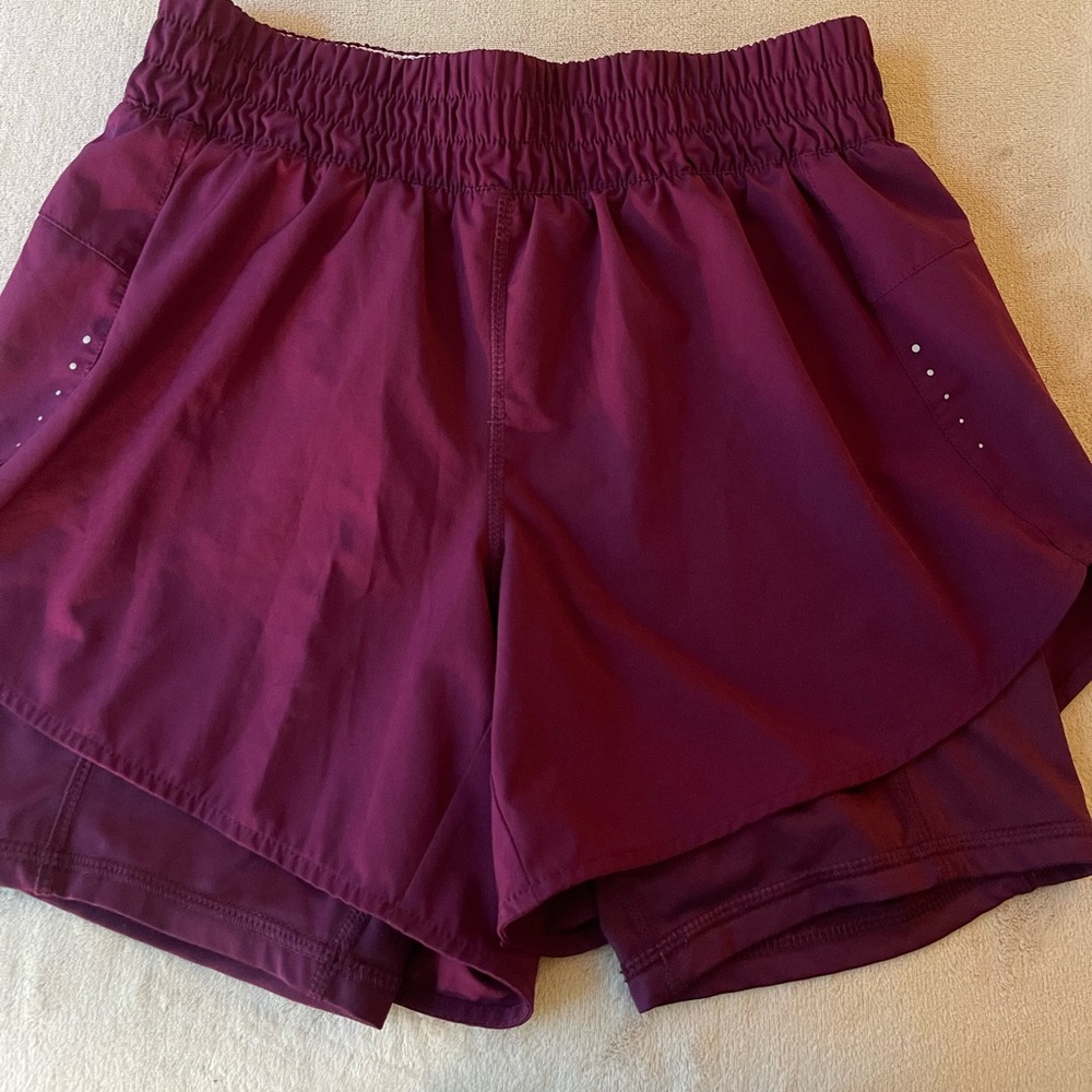 Avia Shorts:
